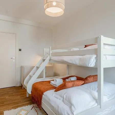 Apartment Gezellig Familie-appartement Voor 4 Vlak Bij Dijk *